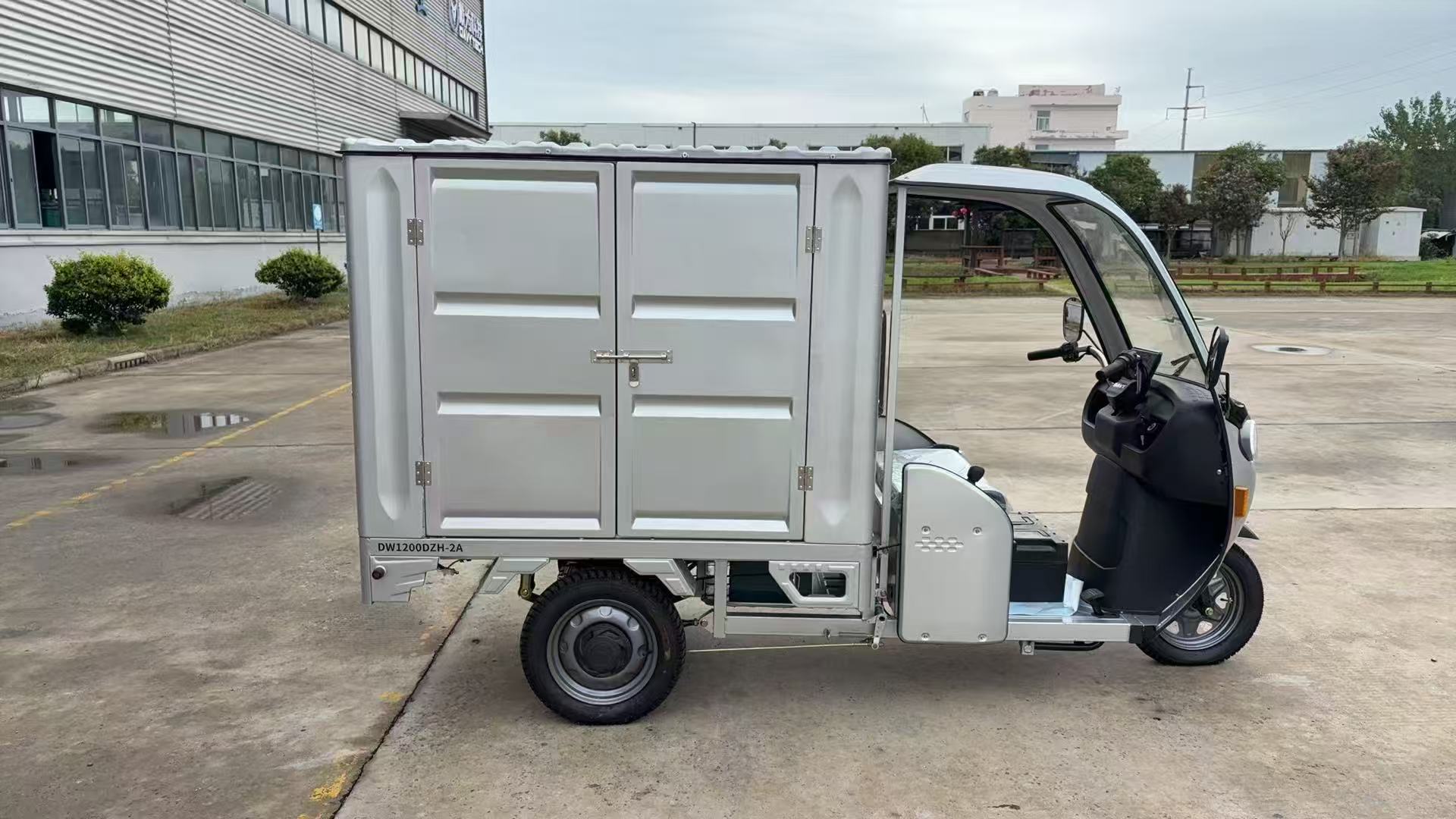 Electric Express Tricycle with 800W Motor （DH-115-K）
