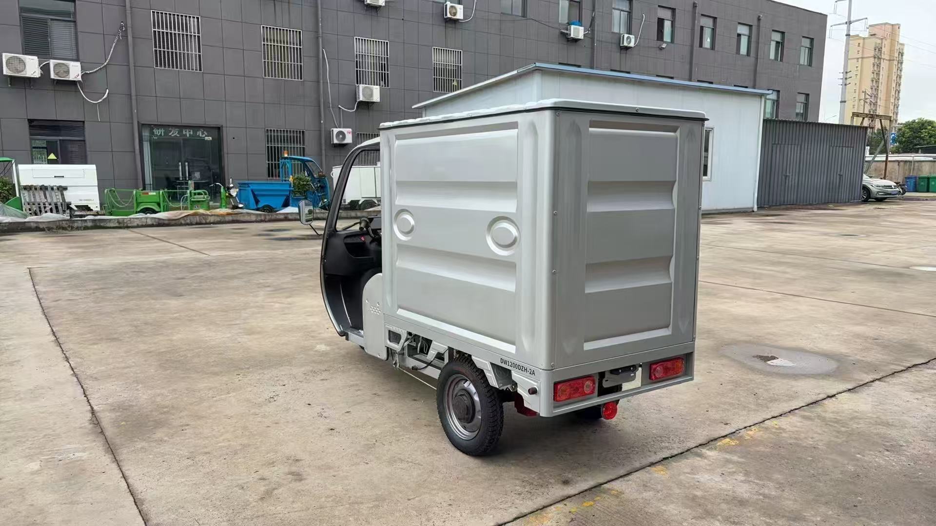 Electric Express Tricycle with 800W Motor （DH-115-K）
