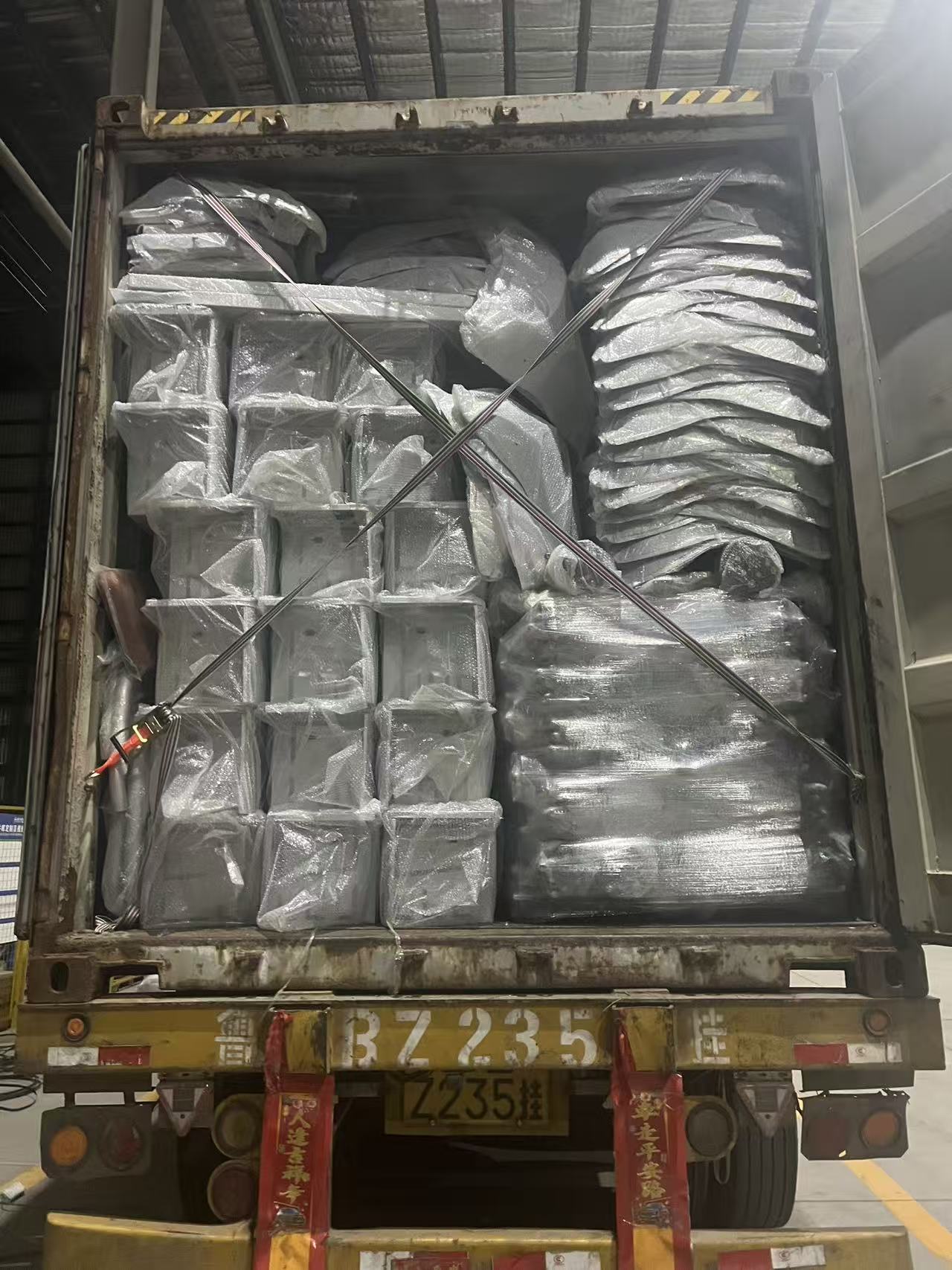 In March, 2026,Loading tricycles ,shipping  to European Markets