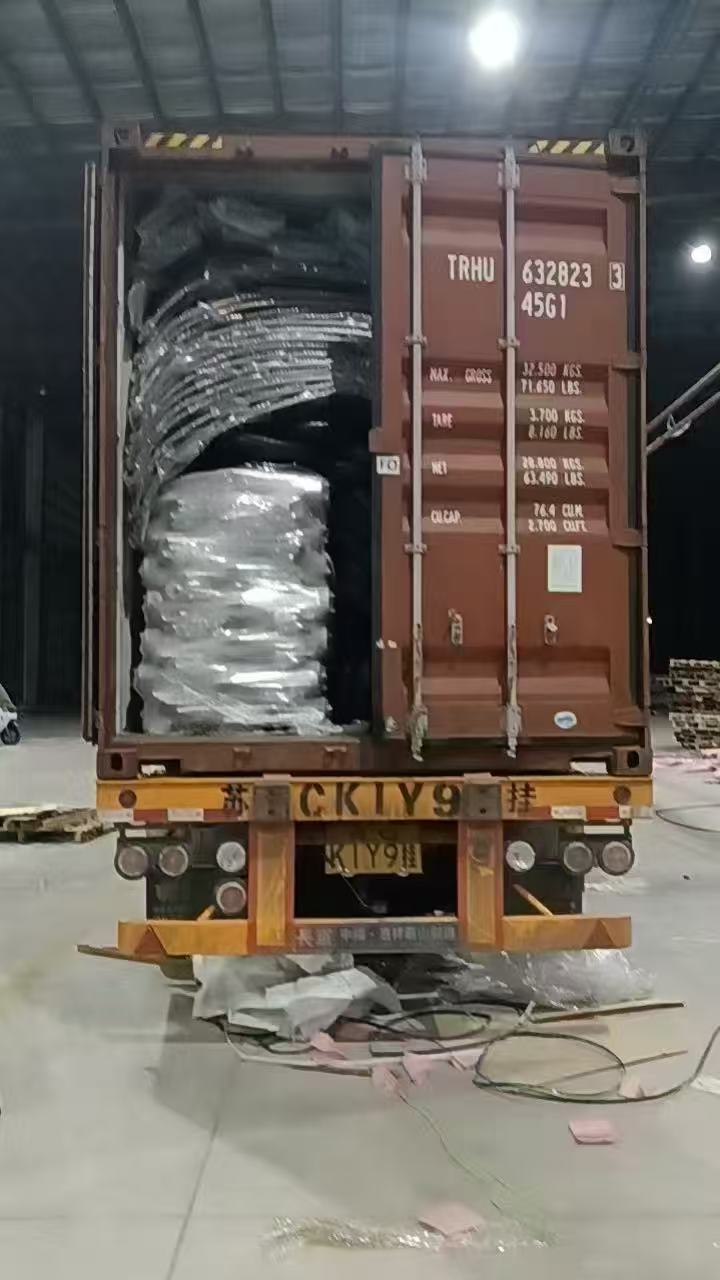 In March, 2026,Loading tricycles ,shipping  to European Markets